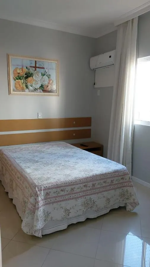 Apartamento em Meia Praia - Quadra Mar 3 Dormitórios 2 Suites Itapema