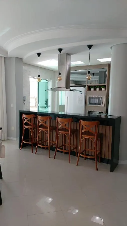 Apartamento em Meia Praia - Quadra Mar 3 Dormitórios 2 Suites Itapema Brasil