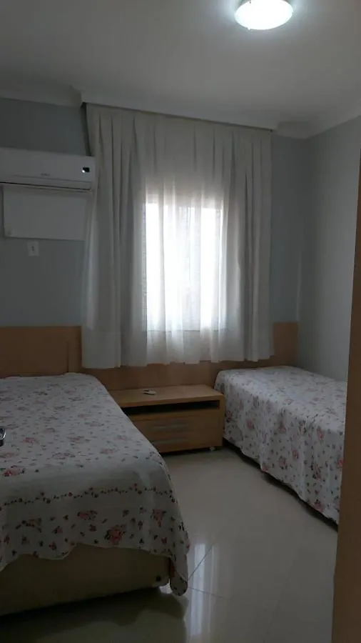 Apartamento em Meia Praia - Quadra Mar 3 Dormitórios 2 Suites Itapema 0*,